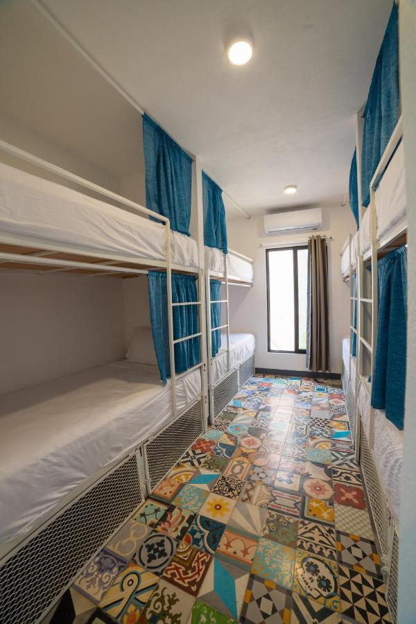 New Friends Hostel & Bar Adults Only Valladolid  Buitenkant foto