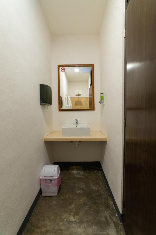 New Friends Hostel & Bar Adults Only Valladolid  Buitenkant foto